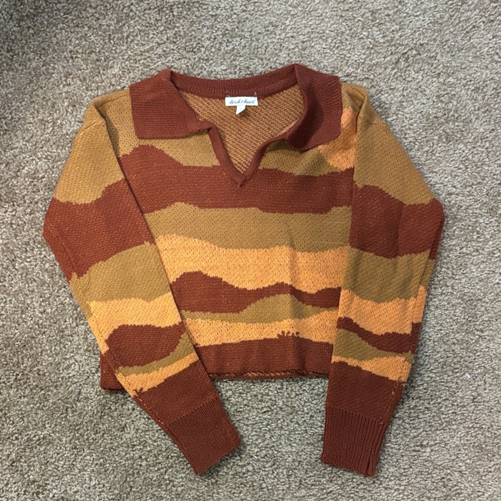 V-Neck Cropped Sweater in Brown and Orange, Desert Scene